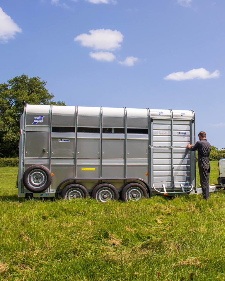 Ifor Williams TA510 seite rechts