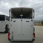 Ifor Williams HBX 506 silber hinten halb offen