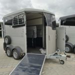 Ifor Williams HBX 506 silber vorne rechts offen
