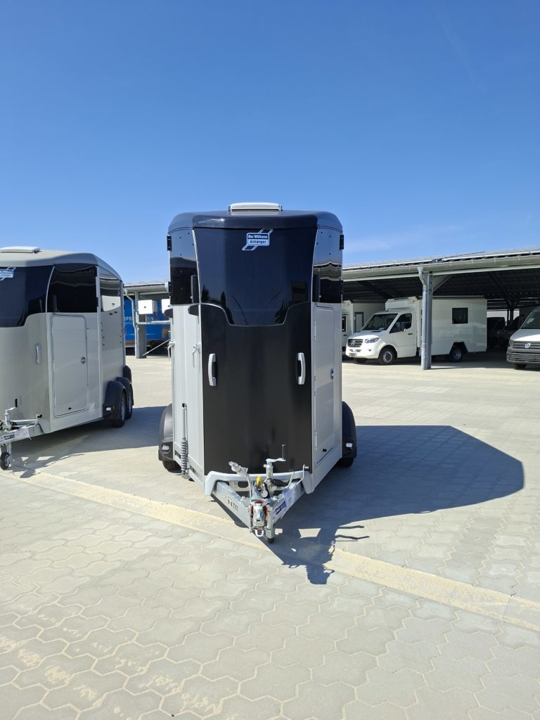 Ifor Williams HBX 506 vorne