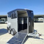 Ifor Williams HBX 506 vorne rechts