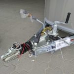 Ifor Williams HBX 511 silber Deichsel links