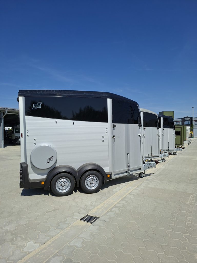Ifor Williams Pferdeanhänger Ausstellung
