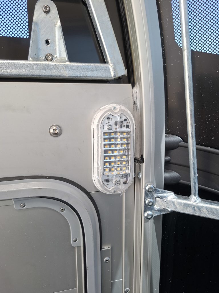 Ifor Williams Pferdeanhänger Licht innen